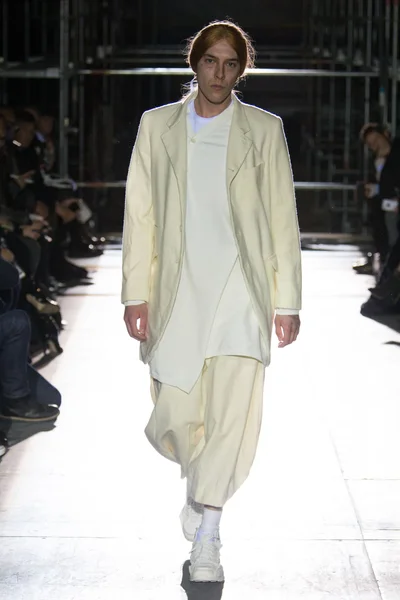 Look 26